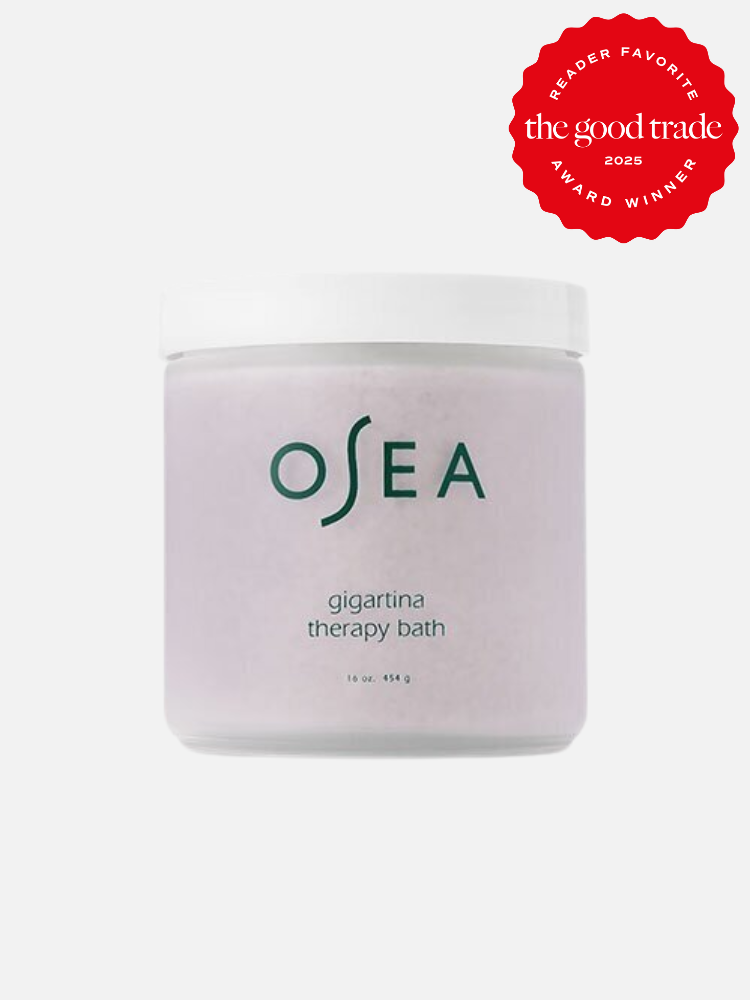 OSEA Gigartina Therapy Bath in a white jar with minimalist design, featuring a red "FashionGroomSpot Reader Favorite 2023 Award Winner" badge.
